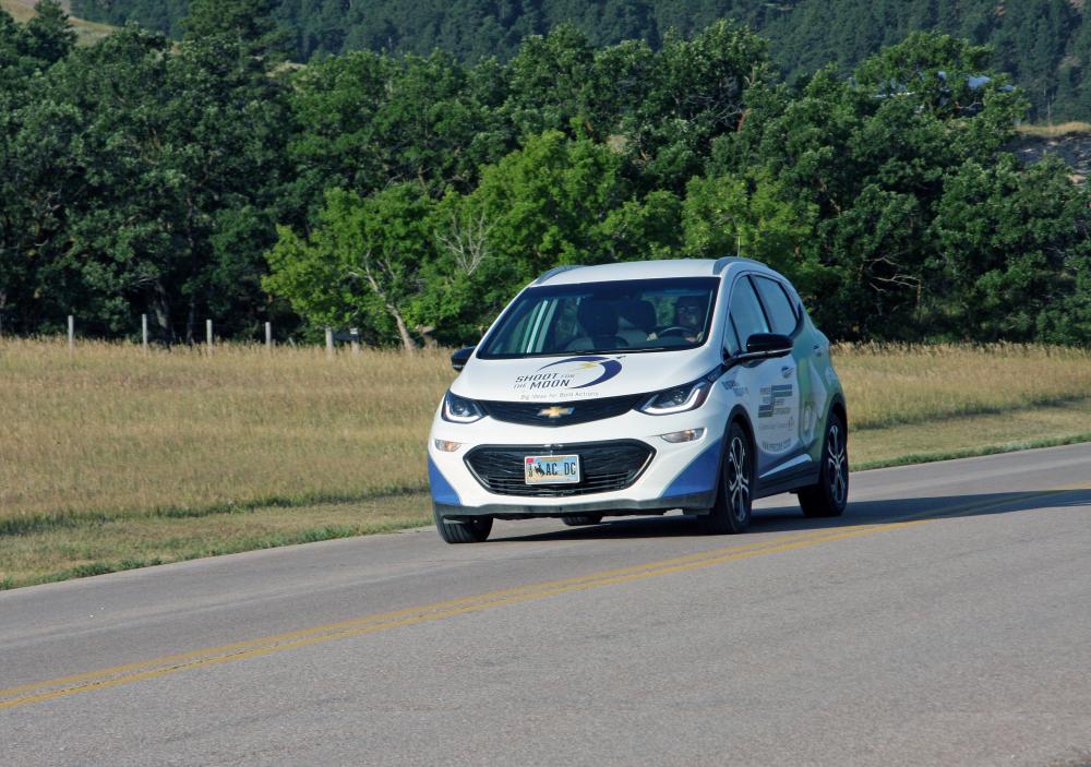 EV%20on%20the%20road%202.jpg